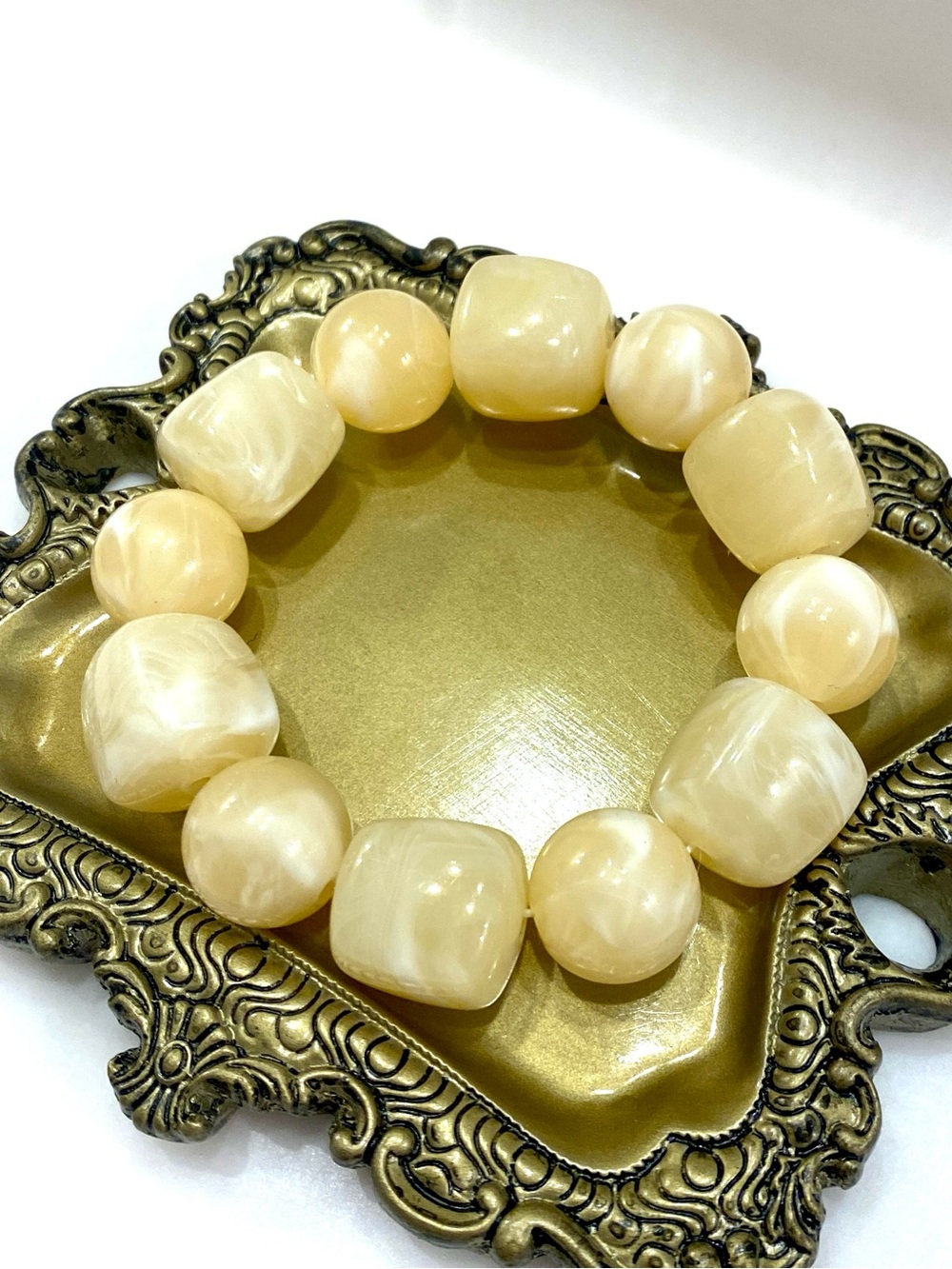 Vintage Style Cream Marbled Stretch Bracelet Chunky Faux Pearlized Boho